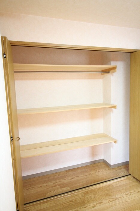 物件内観写真12　(収納)