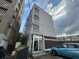 パ－クコ－ト中の島外観写真