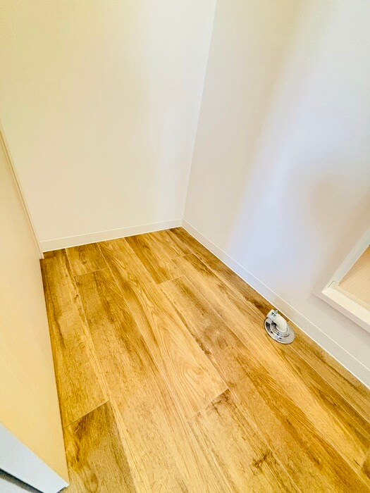 物件内観写真13　(洗濯機置場)