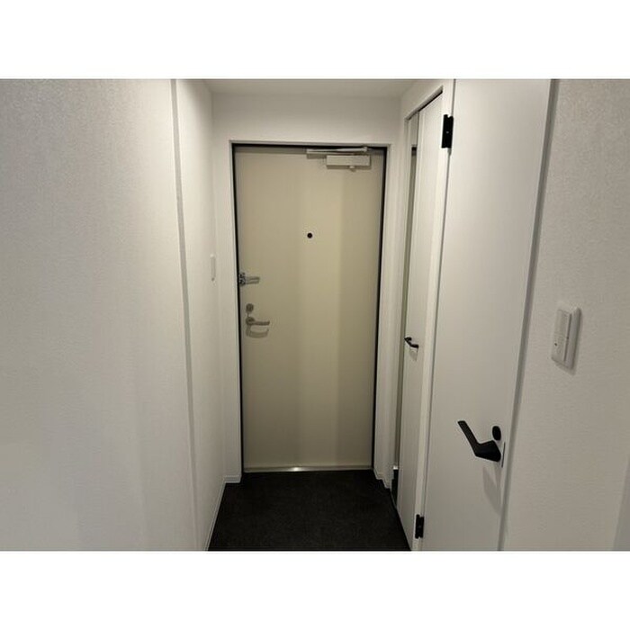 物件内観写真15　(玄関)