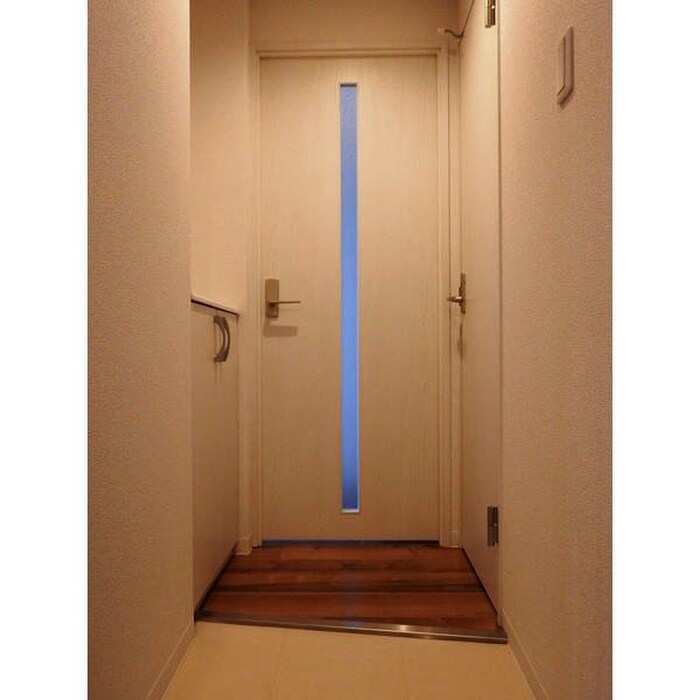 物件内観写真16　(玄関)