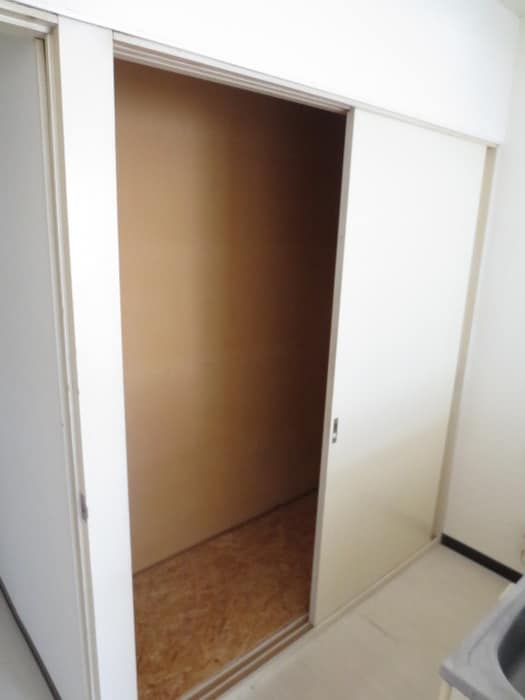 物件内観写真6　(収納)