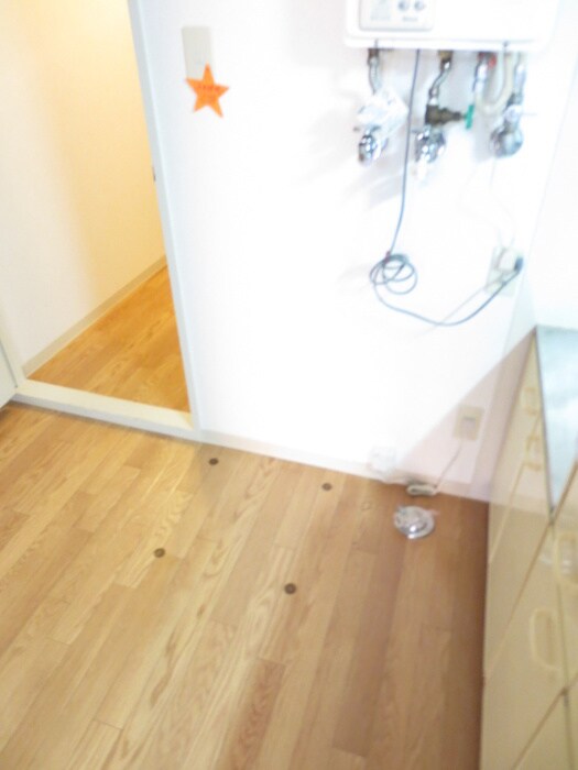 物件内観写真14　(洗濯機置場)