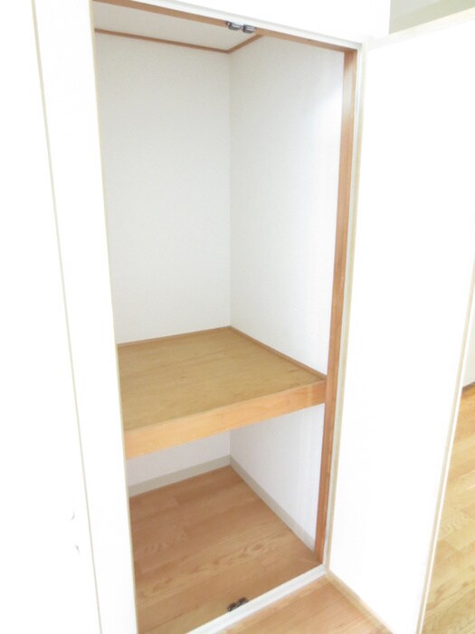 物件内観写真15　(収納)