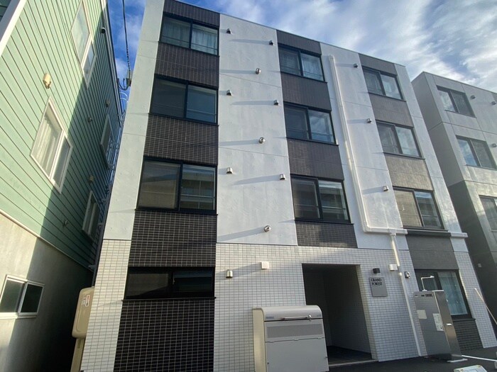 物件外観写真1　(外観写真)