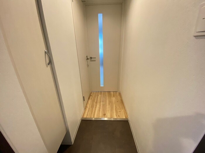 物件内観写真18　(玄関)