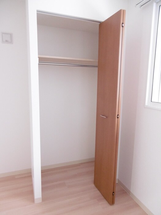 物件内観写真10　(収納)