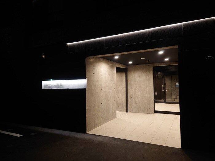 物件外観写真4　(エントランス部分)