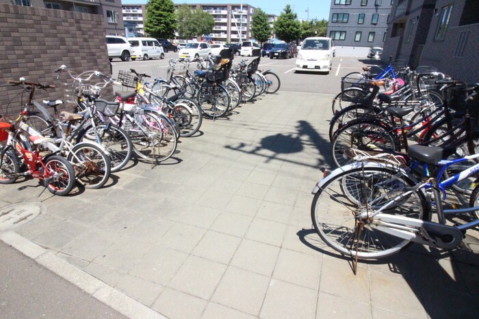 物件外観写真5　(駐輪場)