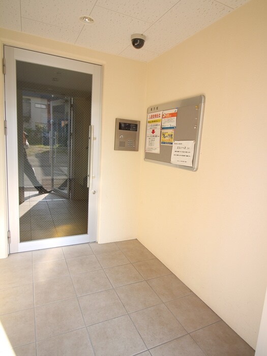 物件外観写真6　(エントランス部分)