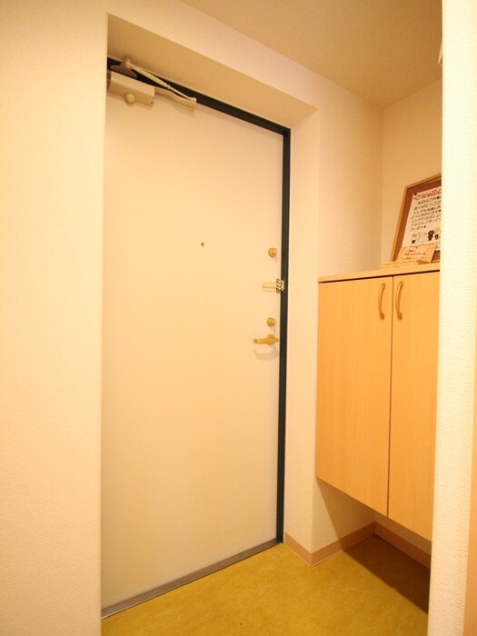 物件内観写真16　(玄関)