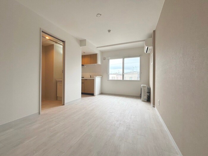 物件内観写真3　(居室)