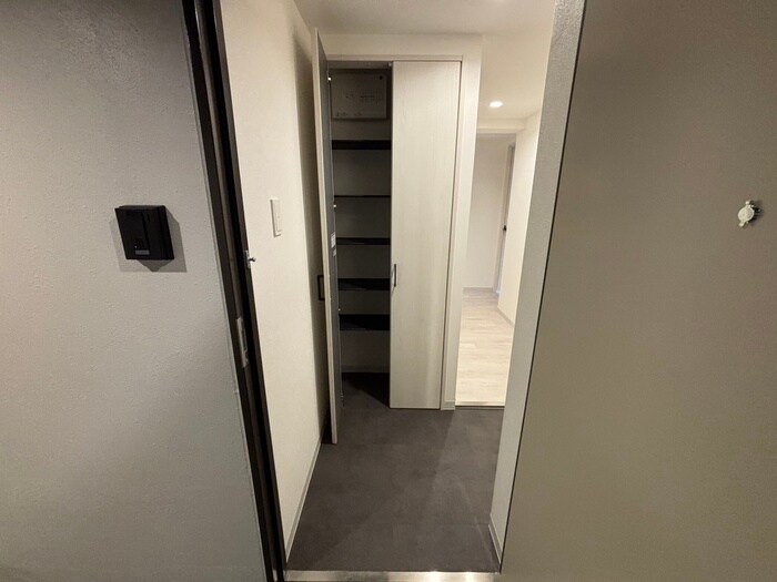 物件内観写真15　(玄関)