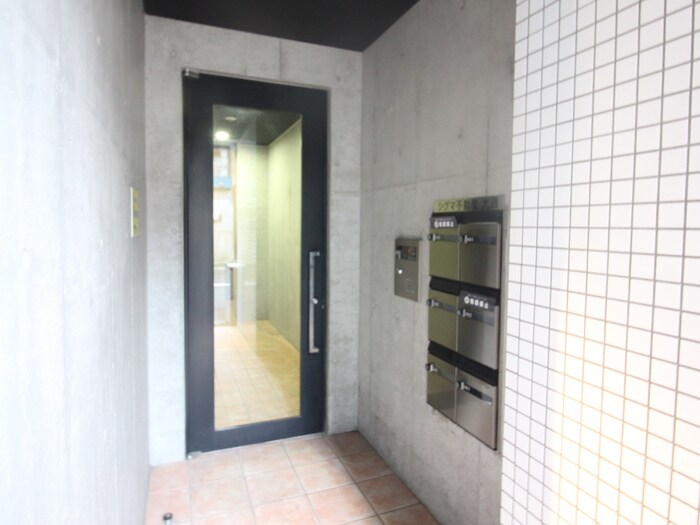 物件外観写真3　(エントランス部分)