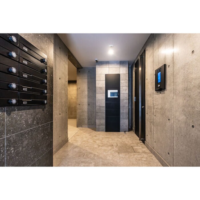 物件外観写真4　(エントランス部分)