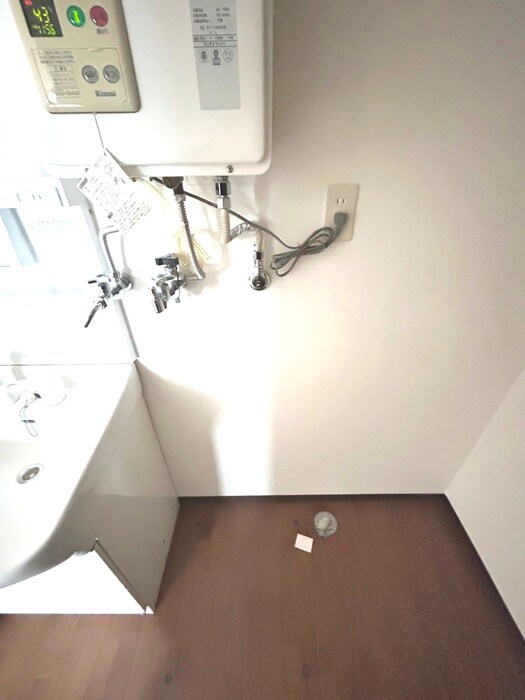 物件内観写真18　(洗濯機置場)