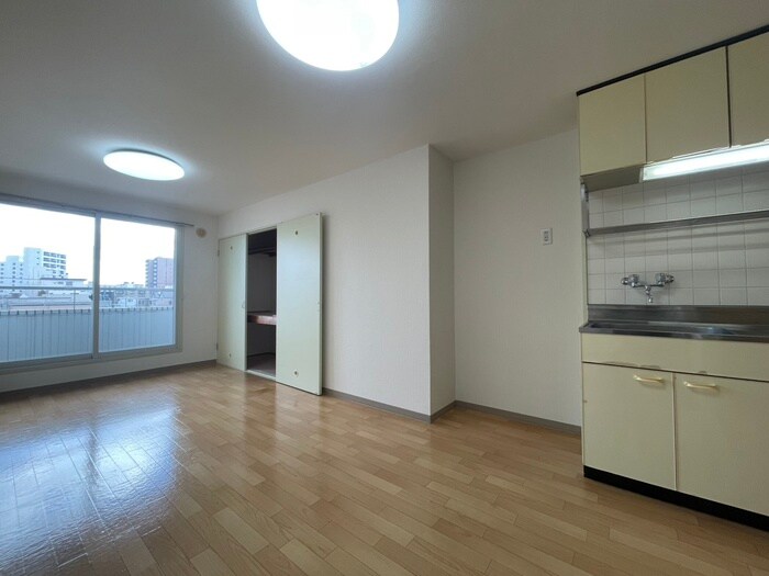 物件内観写真8　(居室)