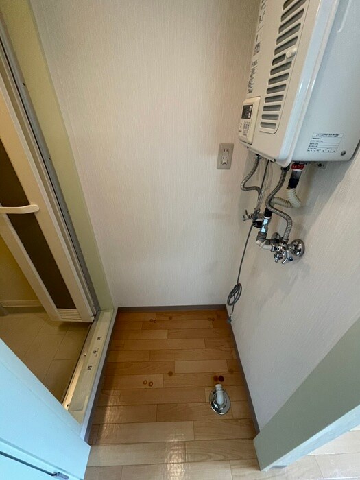 物件内観写真18　(洗濯機置場)