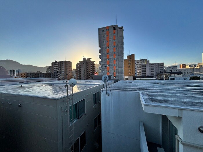 物件内観写真16　(室内からの展望)