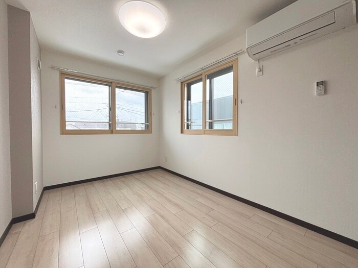 物件内観写真9　(居室)