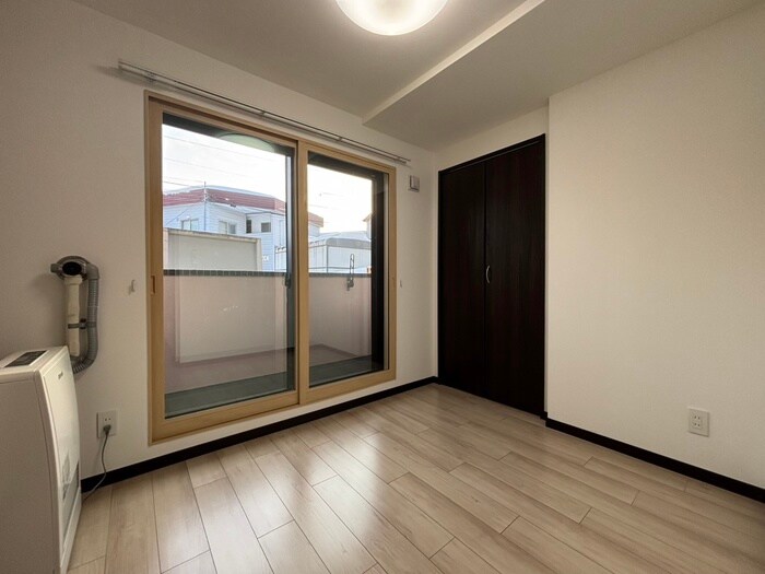 物件内観写真10　(居室)