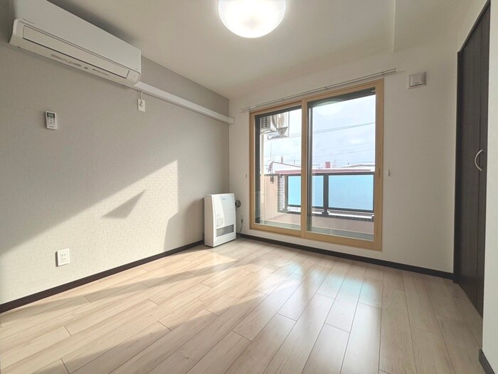 物件内観写真10　(居室)