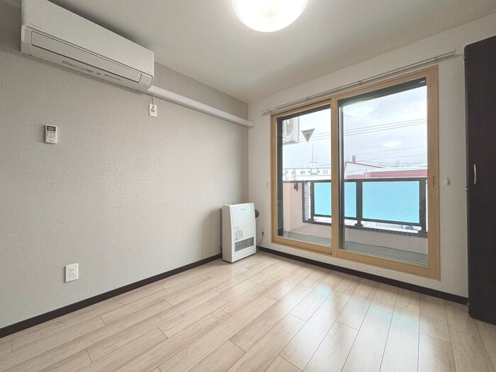 物件内観写真10　(居室)