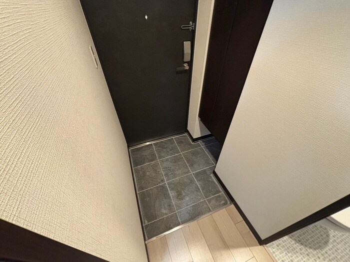 物件内観写真16　(玄関)