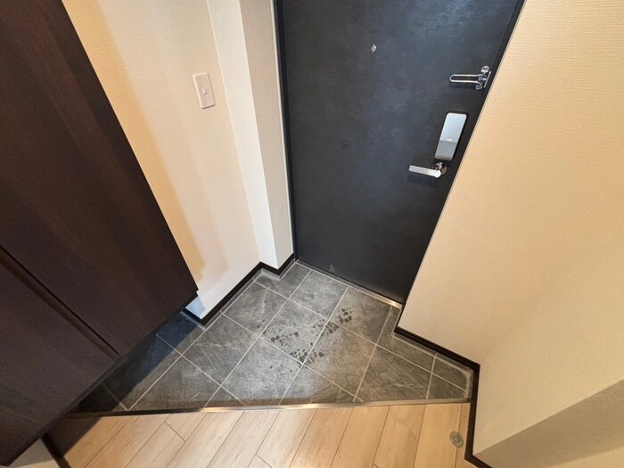 物件内観写真16　(玄関)
