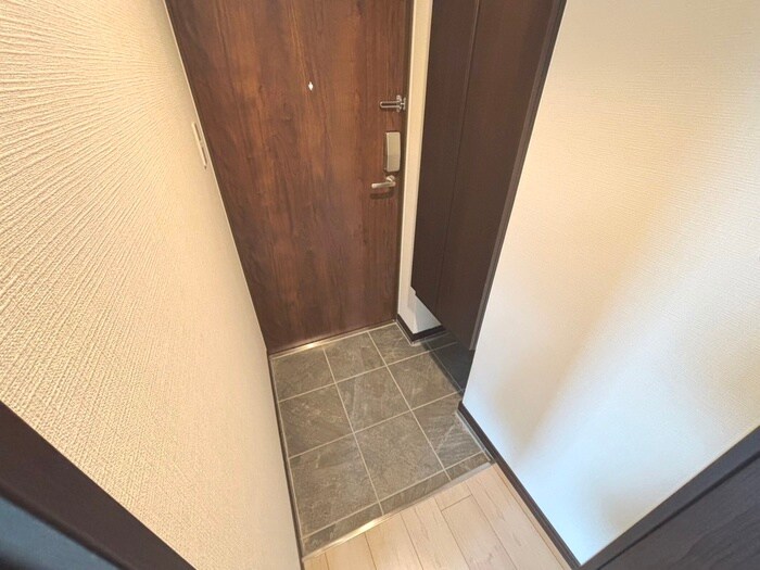 物件内観写真16　(玄関)