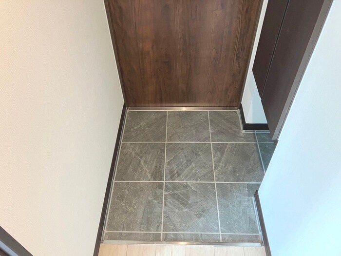 物件内観写真16　(玄関)