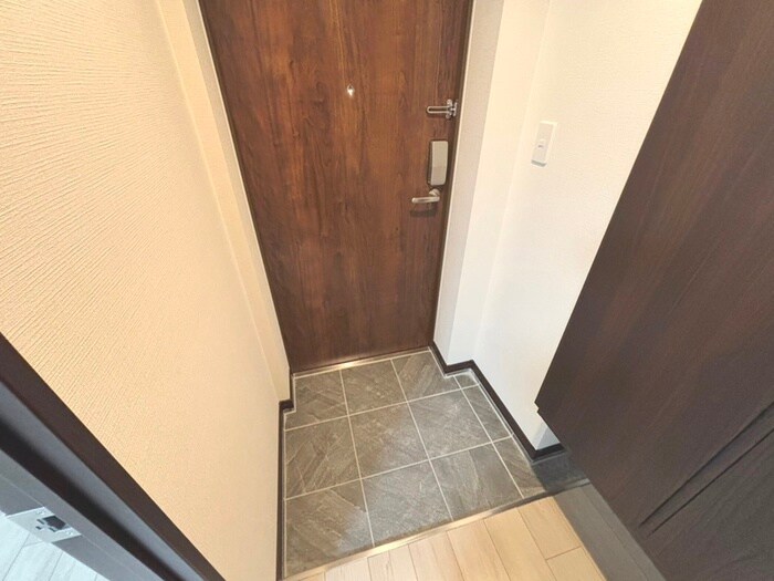 物件内観写真17　(玄関)