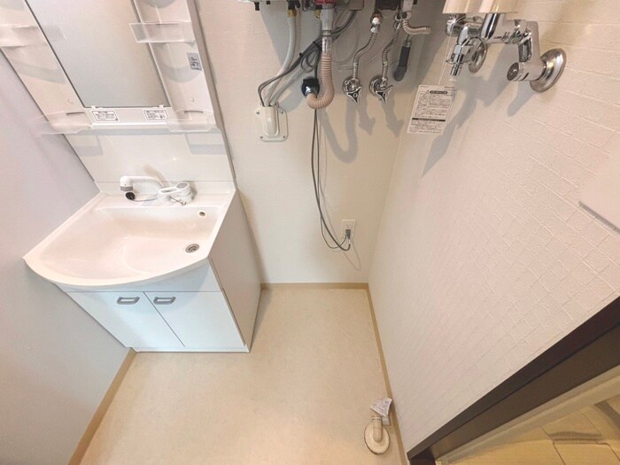 物件内観写真17　(洗濯機置場)