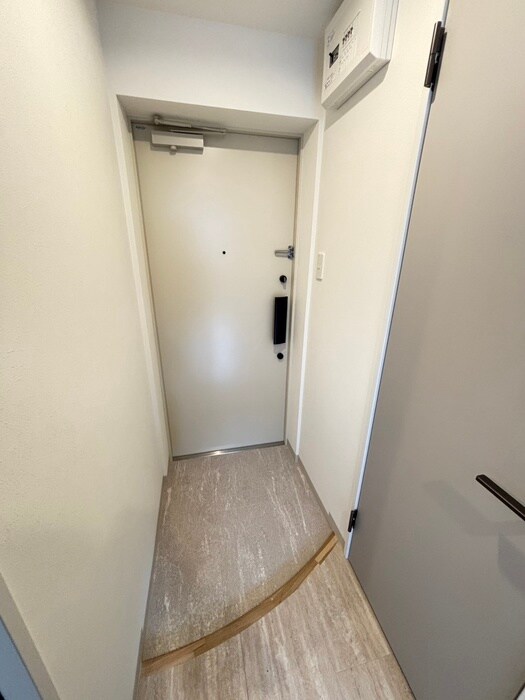 物件内観写真16　(玄関)