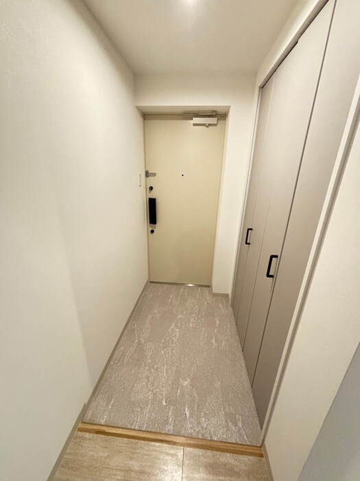 物件内観写真16　(玄関)