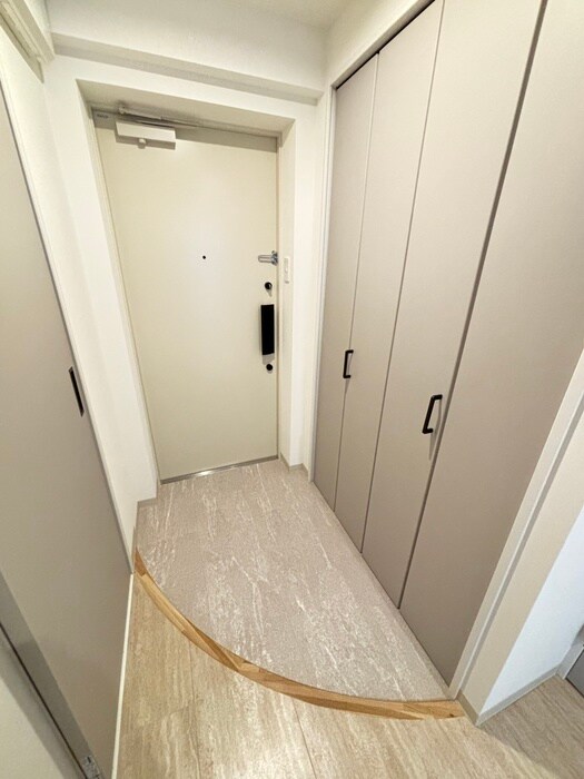 物件内観写真16　(玄関)