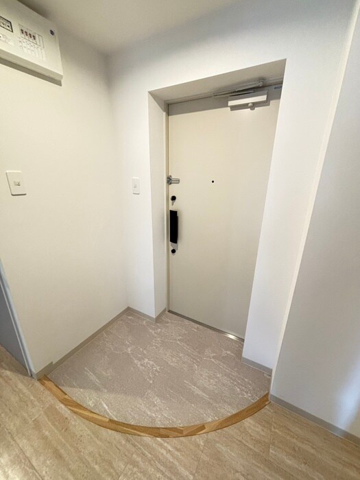 物件内観写真16　(玄関)