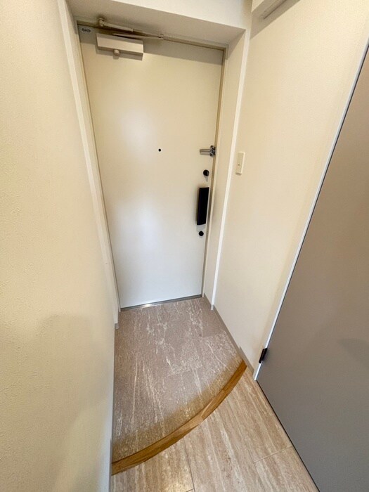 物件内観写真16　(玄関)