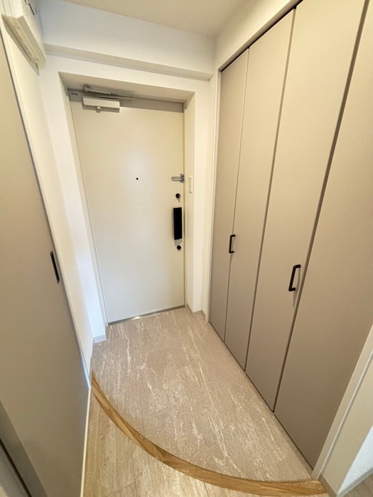 物件内観写真16　(玄関)