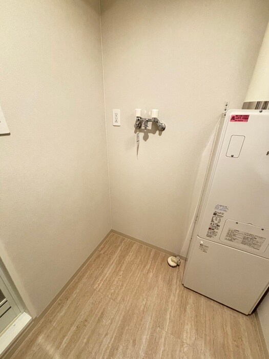 物件内観写真18　(洗濯機置場)