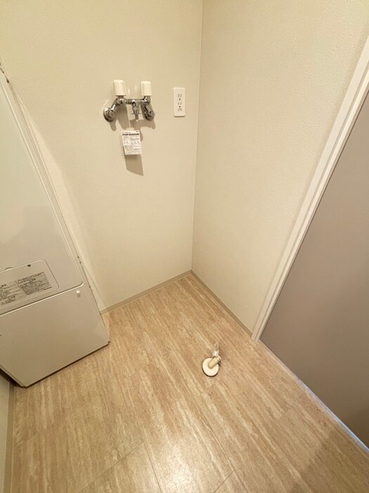 物件内観写真18　(洗濯機置場)