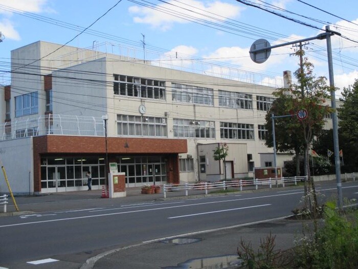 札幌市立宮の森小学校