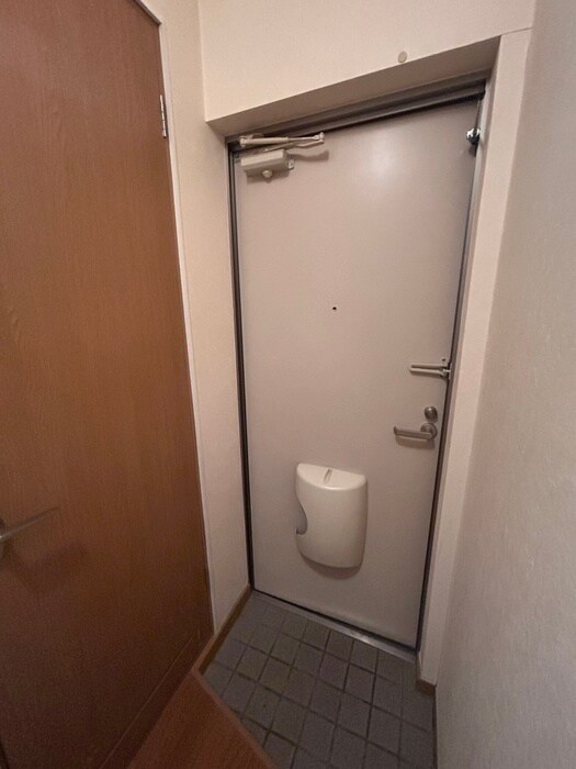 物件内観写真16　(玄関)