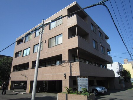 ＥＡＳＴ５外観写真