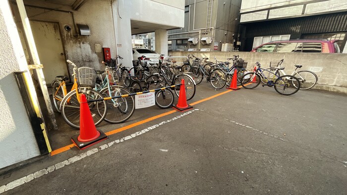物件外観写真5　(駐輪場)