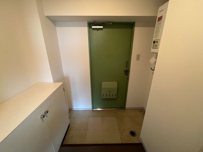 物件内観写真15　(玄関)