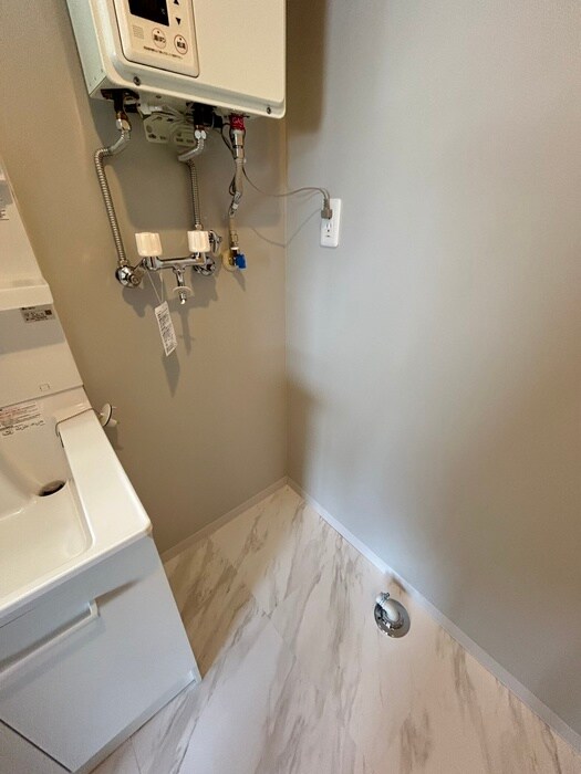 物件内観写真14　(洗濯機置場)