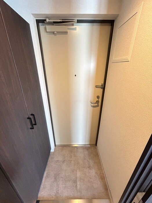 物件内観写真18　(玄関)