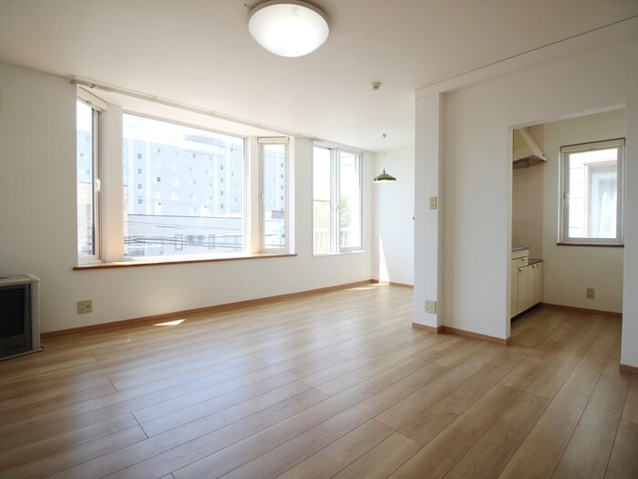 物件内観写真3　(居室)