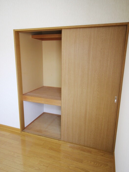 物件内観写真6　(収納)
